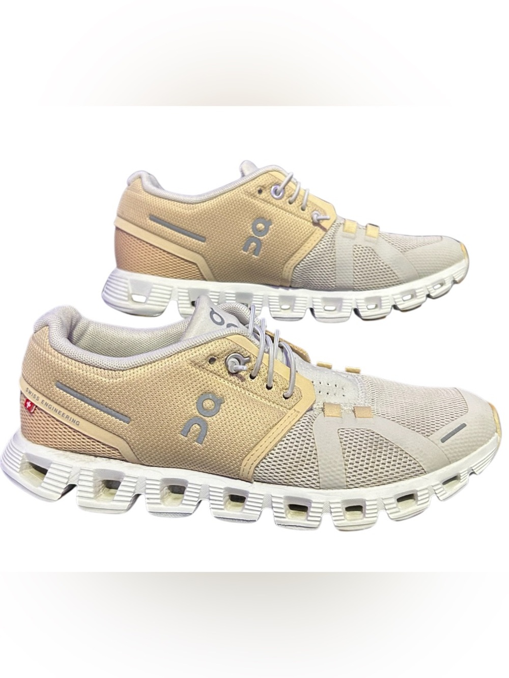On Cloud 5 running shoes cloud tec neutral Haze/Sand colorway Size 6 Women’s